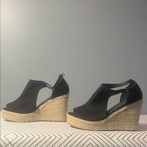 SHEIN Black Peep-Toe Wedge Sandals